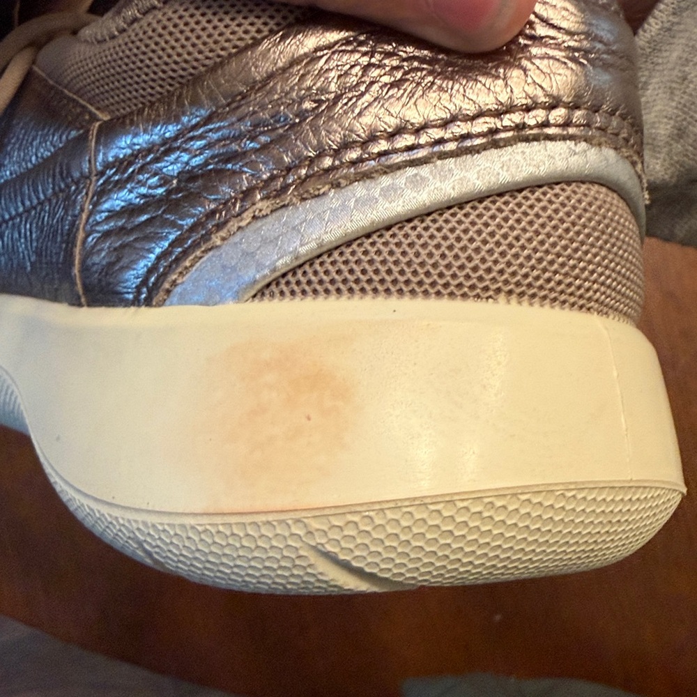 Ecco NWOT women sz 40 Shiny gold Sneakers - Picture 7 of 9